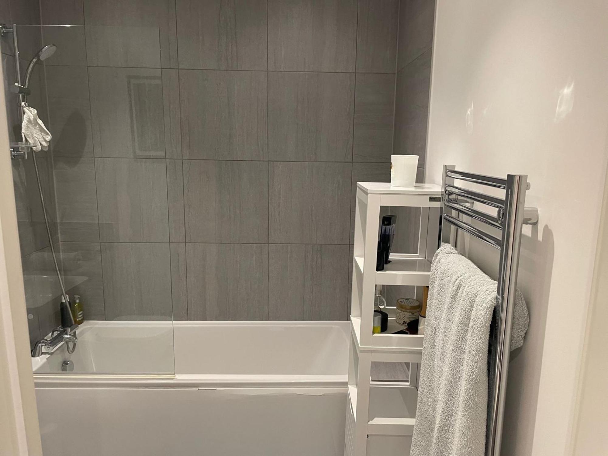 Malixa Uk Apartment Кройдон Екстериор снимка
