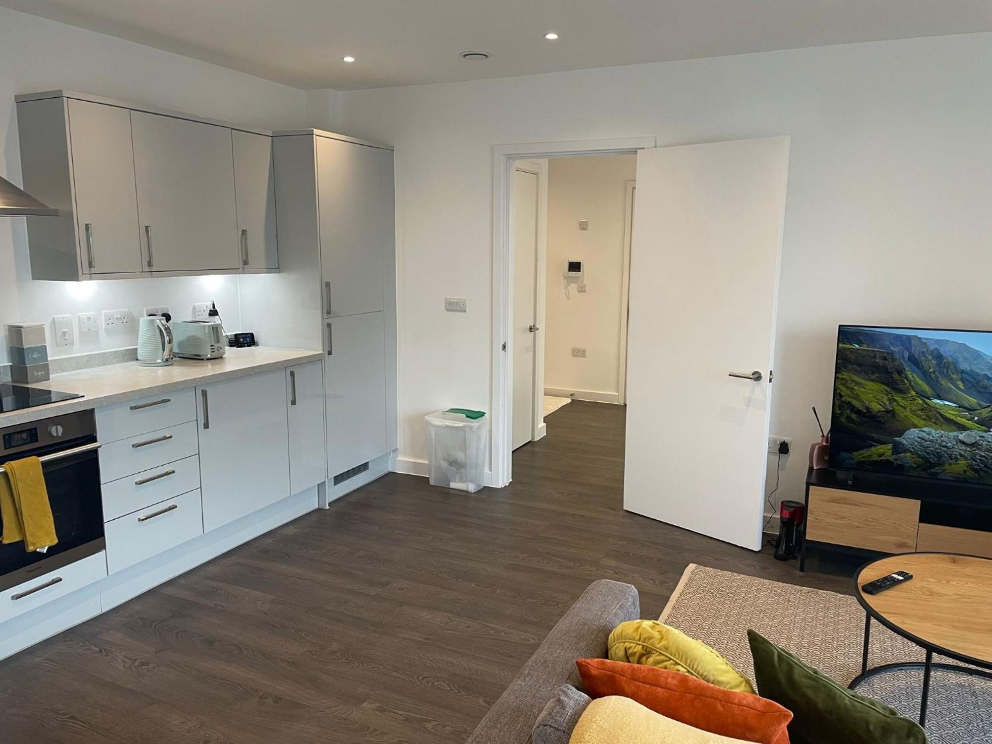 Malixa Uk Apartment Кройдон Екстериор снимка