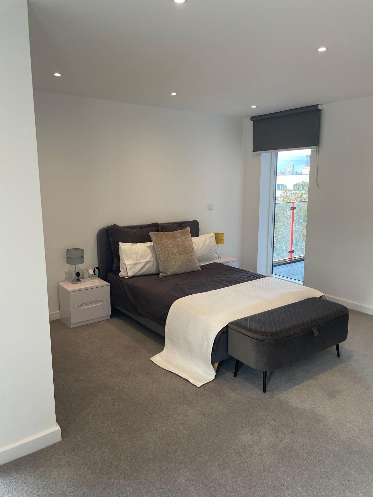 Malixa Uk Apartment Кройдон Екстериор снимка